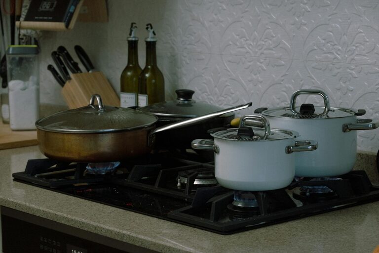 Essential Tools Every Small Kitchen Needs for Efficiency